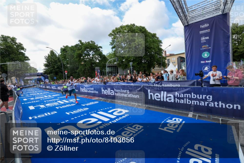 29.06.2025 - hella hamburg halbmarathon Zöllner http://msf.ph/oto/8403656 29.06.2025 10:02:19 Ziel 11, 25 meine-sportfotos.de