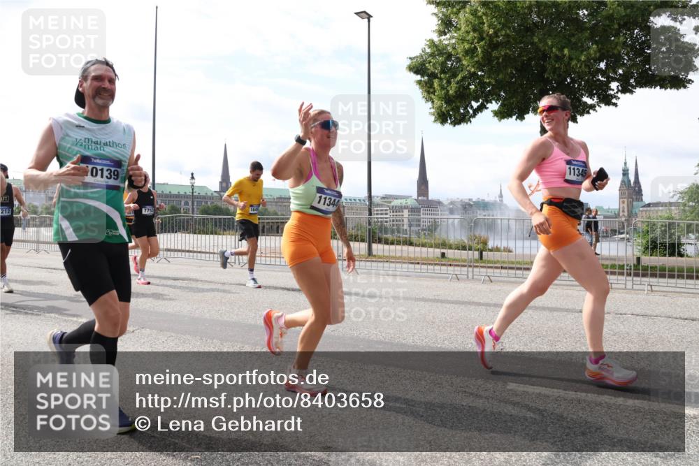 29.06.2025 - hella hamburg halbmarathon Lena Gebhardt http://msf.ph/oto/8403658 29.06.2025 10:16:26 Lombardsbrücke 212, 0139, 31, 1645, 11344, 11345, 1156, 1212, 1244, 1308, 1599, 1651, 1825, 2071, 2076, 2165, 2347, 2436, 2803, 2835, 2912, 3030, 3134, 3156, 3176, 3484, 3648, 3687, 4478, 4583, 4637, 4828, 5036, 5037, 5046, 5294, 5423, 6024, 6488, 7158, 7358, 7753, 7897, 8169, 8274, 8295, 8317, 8554, 8597, 8645, 8707, 8847, 8857, 9601, 9628, 9664, 9676, 9784, 9802, 9810, 9881, 10076, 10107, 10139, 10141, 10183, 10232, 10292, 10844, 10990, 11344, 11345, 11818 meine-sportfotos.de