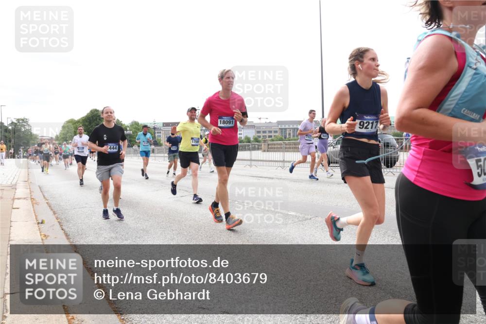 29.06.2025 - hella hamburg halbmarathon Lena Gebhardt http://msf.ph/oto/8403679 29.06.2025 10:24:04 Lombardsbrücke 8717, 444, 5358, 17595, 18091, 17513, 9217, 50, 1005, 1009, 1304, 1389, 1444, 1545, 2125, 2132, 2477, 2489, 3013, 3185, 3285, 3579, 4122, 4162, 4597, 4646, 4684, 4719, 4990, 4993, 5039, 5055, 5160, 5258, 5260, 5358, 5661, 5954, 6478, 6524, 6526, 6747, 7013, 7426, 7528, 7920, 8031, 8141, 8149, 8167, 8181, 8187, 8297, 8502, 8676, 8717, 9063, 9217, 9603, 9715, 10649, 11044, 11300, 11306, 11347, 11415, 11454, 11793, 12210, 13149, 13711, 14521, 15739, 15853 meine-sportfotos.de