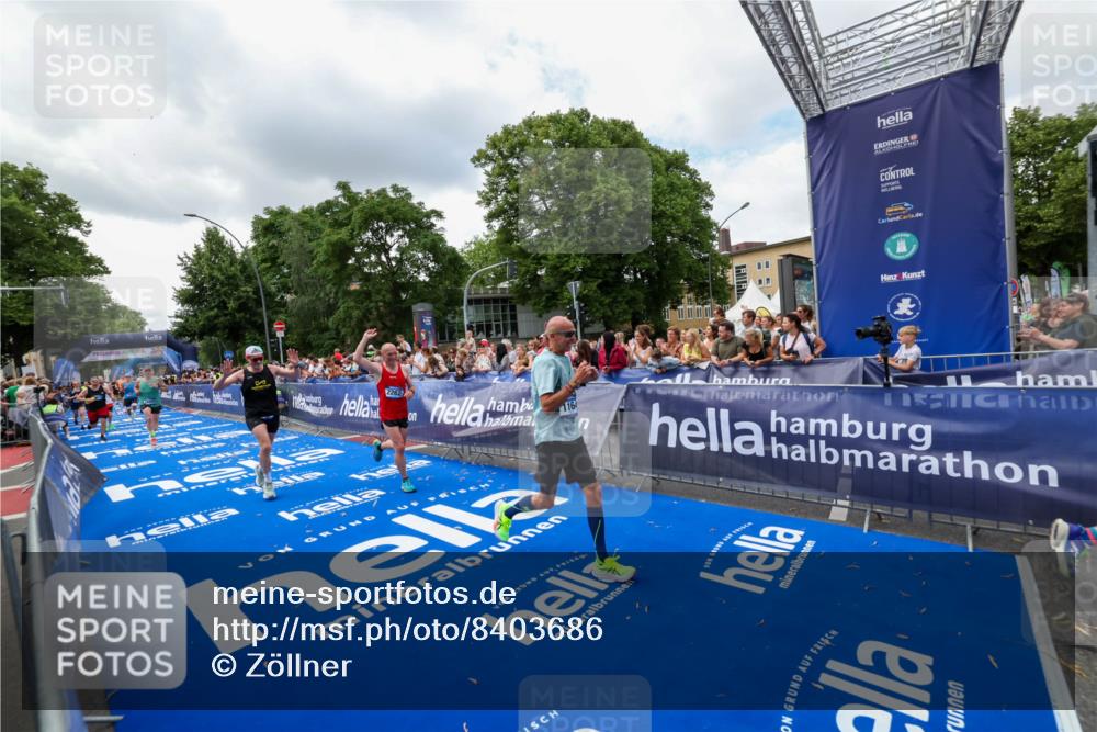 29.06.2025 - hella hamburg halbmarathon Zöllner http://msf.ph/oto/8403686 29.06.2025 10:39:09 Ziel 1164, 1445, 1803, 2262, 4359, 4759, 6686, 6687, 11619, 12137, 15556, 16656, 16820, 18547, 18734, 19151 meine-sportfotos.de