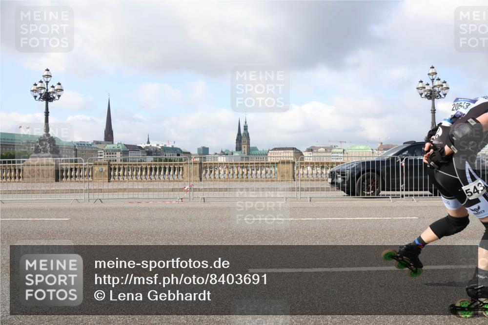 29.06.2025 - hella hamburg halbmarathon Lena Gebhardt http://msf.ph/oto/8403691 29.06.2025 08:54:05 Lombardsbrücke 2053, 543 meine-sportfotos.de