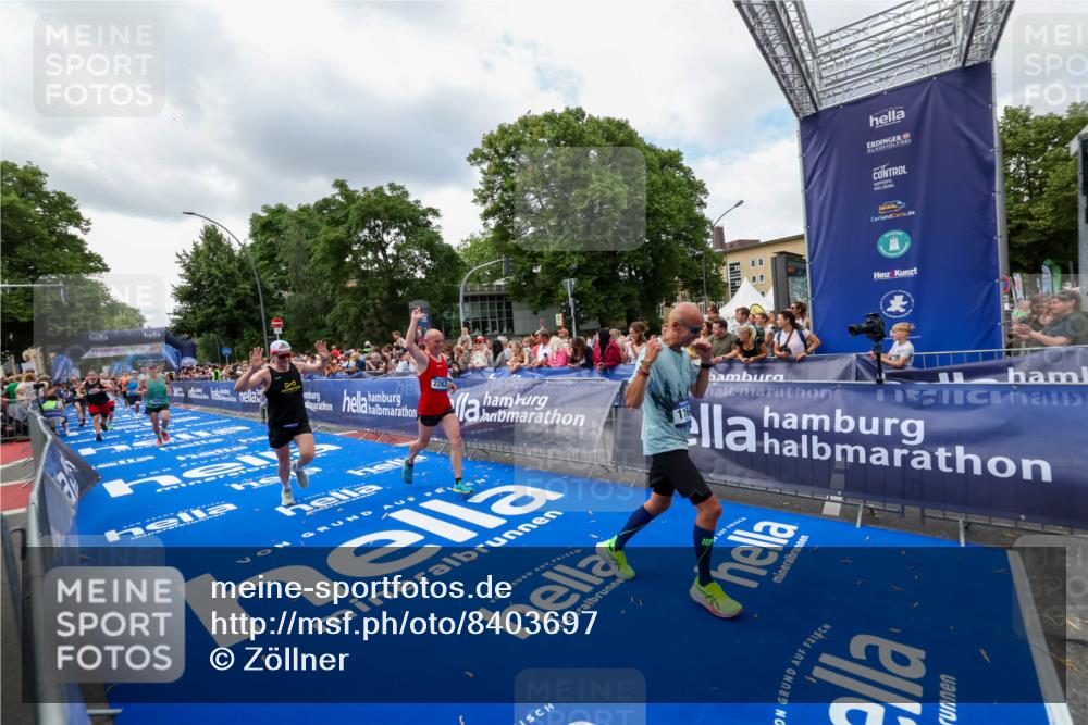 29.06.2025 - hella hamburg halbmarathon Zöllner http://msf.ph/oto/8403697 29.06.2025 10:39:10 Ziel 1164, 1445, 1803, 2262, 4759, 6686, 6687, 11619, 12137, 15556, 16656, 16820, 18149, 18547 meine-sportfotos.de