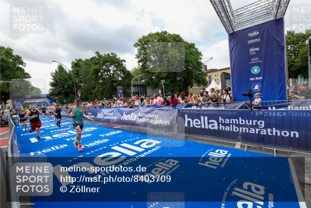 29.06.2025 - hella hamburg halbmarathon Zöllner http://msf.ph/oto/8403709 29.06.2025 10:39:11 Ziel 1445, 1803, 2262, 3282, 4759, 6686, 6687, 11619, 12137, 15556, 16656, 16820, 18149, 18547 meine-sportfotos.de