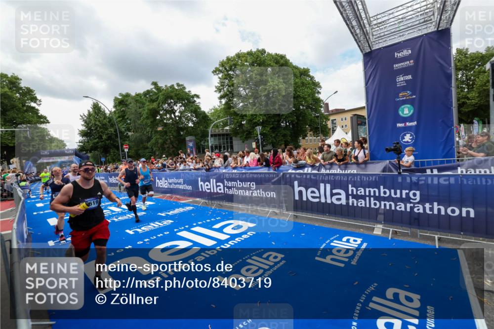 29.06.2025 - hella hamburg halbmarathon Zöllner http://msf.ph/oto/8403719 29.06.2025 10:39:13 Ziel 1445, 3282, 4759, 6686, 6687, 11305, 11619, 12137, 13729, 14311, 15556, 16656, 16820, 17668, 18149, 18547 meine-sportfotos.de