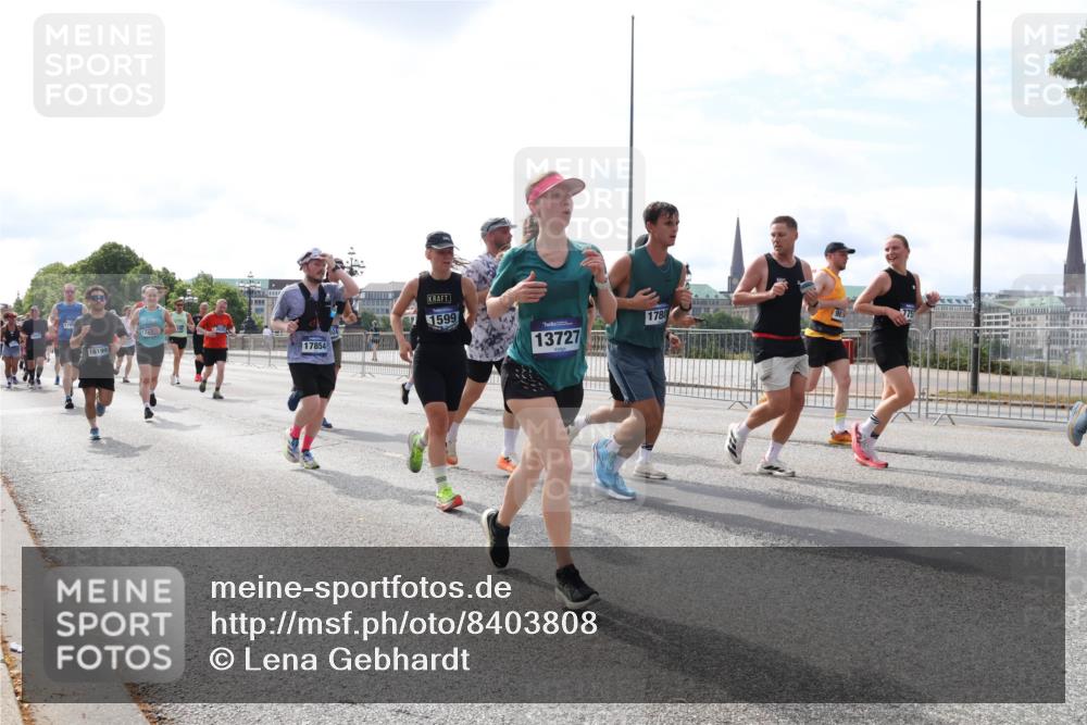 29.06.2025 - hella hamburg halbmarathon Lena Gebhardt http://msf.ph/oto/8403808 29.06.2025 10:16:27 Lombardsbrücke 1742, 16199, 17854, 1599, 13727, 1780, 7751, 1156, 1212, 1244, 1308, 1599, 1651, 1825, 2071, 2165, 2347, 2436, 2803, 2835, 2912, 3030, 3134, 3156, 3176, 3484, 3648, 3687, 4478, 4583, 4637, 4828, 5036, 5037, 5046, 5294, 5423, 6024, 6488, 7158, 7358, 7753, 8169, 8274, 8295, 8317, 8554, 8597, 8645, 8707, 8847, 8857, 9332, 9601, 9628, 9664, 9676, 9784, 9802, 9810, 9881, 10076, 10107, 10139, 10141, 10183, 10232, 10292, 10844, 10990, 11344, 11345 meine-sportfotos.de