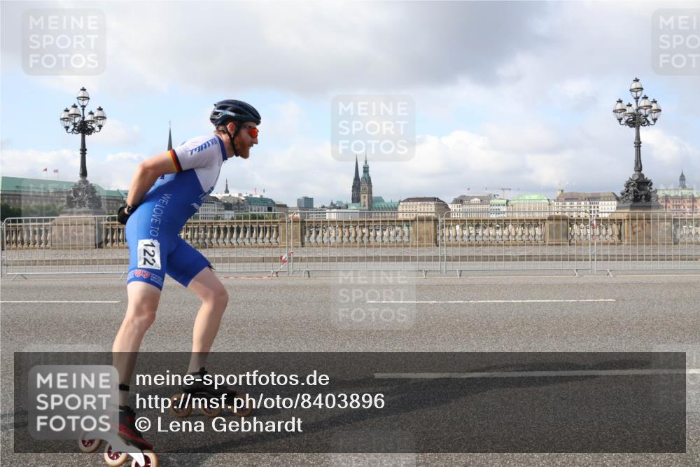 29.06.2025 - hella hamburg halbmarathon Lena Gebhardt http://msf.ph/oto/8403896 29.06.2025 08:54:10 Lombardsbrücke 122 meine-sportfotos.de