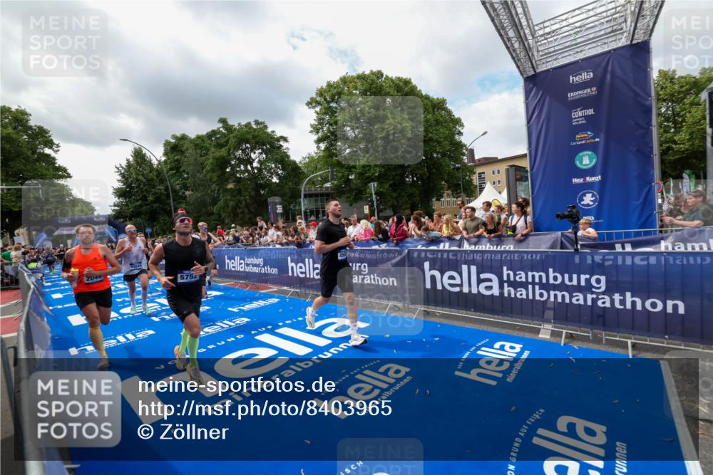 29.06.2025 - hella hamburg halbmarathon Zöllner http://msf.ph/oto/8403965 29.06.2025 10:39:22 Ziel 2044, 4565, 5752, 6037, 8319, 8925, 12046, 13479, 14311, 14359, 15866, 17646 meine-sportfotos.de