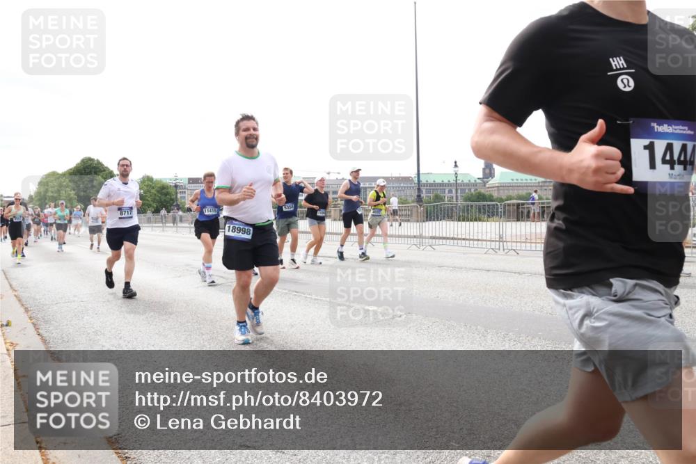 29.06.2025 - hella hamburg halbmarathon Lena Gebhardt http://msf.ph/oto/8403972 29.06.2025 10:24:06 Lombardsbrücke 8717, 11415, 18998, 5358, 4597, 1444, 1005, 1009, 1389, 1444, 1545, 2125, 2132, 2477, 2489, 3013, 3185, 3285, 3579, 4122, 4162, 4597, 4646, 4684, 4719, 4990, 4993, 5039, 5055, 5160, 5258, 5260, 5358, 5661, 5954, 6478, 6524, 6526, 6747, 7013, 7426, 7528, 7920, 8031, 8141, 8149, 8167, 8181, 8187, 8297, 8502, 8676, 8717, 9063, 9217, 9603, 9715, 10649, 11044, 11306, 11347, 11415, 11454, 11793, 12210, 13149, 13711, 14521, 15739, 15853 meine-sportfotos.de