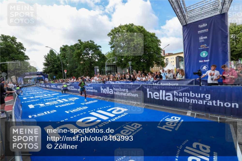 29.06.2025 - hella hamburg halbmarathon Zöllner http://msf.ph/oto/8403993 29.06.2025 10:02:36 Ziel 22 meine-sportfotos.de