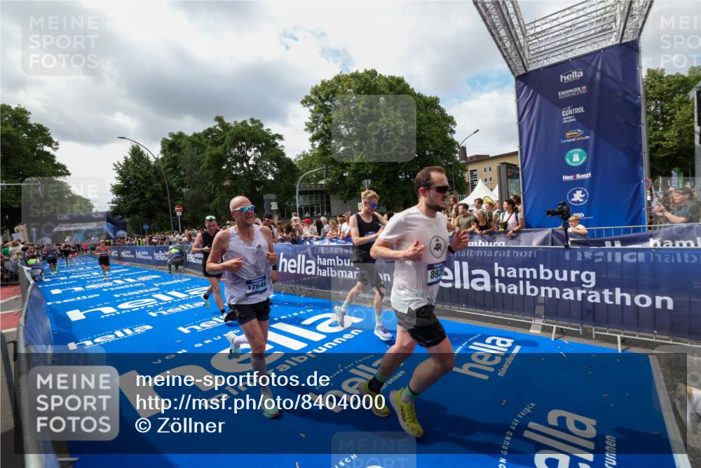 29.06.2025 - hella hamburg halbmarathon Zöllner http://msf.ph/oto/8404000 29.06.2025 10:39:23 Ziel 2044, 4565, 5752, 6037, 8319, 8925, 12046, 13479, 14359, 15013, 15866, 17646 meine-sportfotos.de