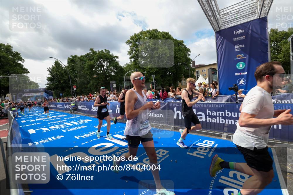 29.06.2025 - hella hamburg halbmarathon Zöllner http://msf.ph/oto/8404004 29.06.2025 10:39:24 Ziel 2044, 4565, 6037, 6152, 8319, 8925, 12046, 12335, 13479, 14359, 15013, 15866, 17646 meine-sportfotos.de