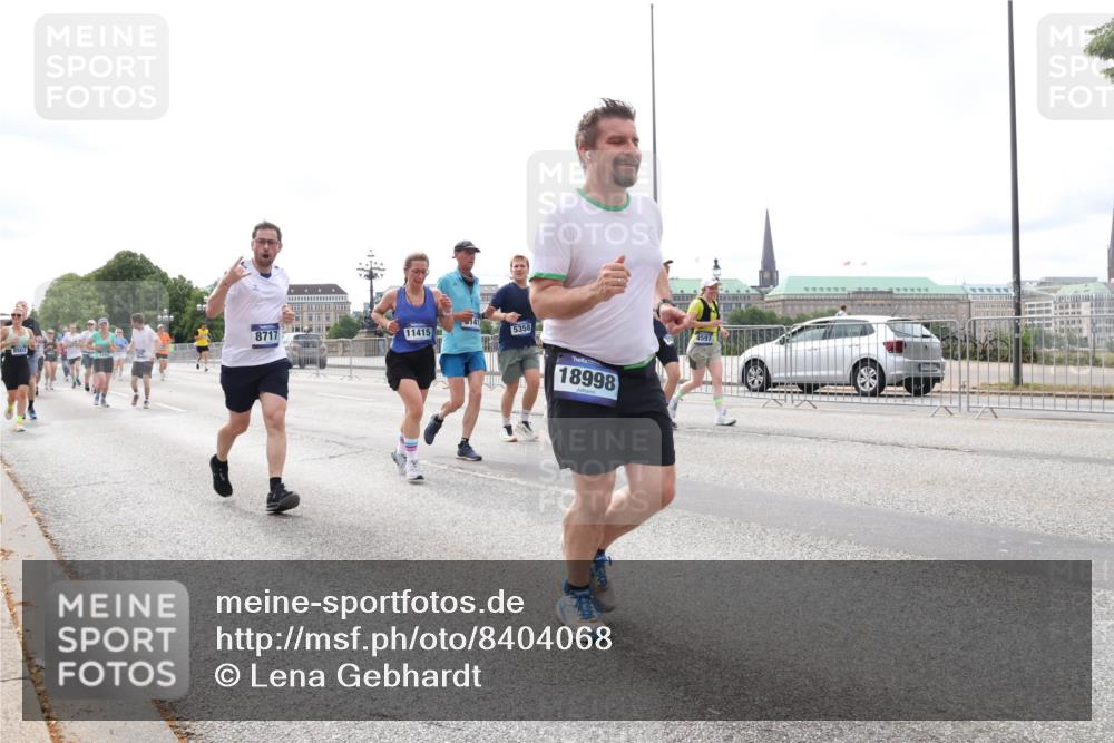 29.06.2025 - hella hamburg halbmarathon Lena Gebhardt http://msf.ph/oto/8404068 29.06.2025 10:24:07 Lombardsbrücke 8717, 11415, 141, 5358, 18998, 4597, 1005, 1009, 1389, 1444, 1545, 2125, 2132, 2477, 2489, 3013, 3185, 3285, 3579, 4122, 4162, 4597, 4646, 4684, 4719, 4990, 4993, 5039, 5055, 5258, 5260, 5358, 5661, 5954, 6478, 6524, 6526, 6747, 7013, 7426, 7528, 7920, 7975, 8031, 8141, 8149, 8167, 8181, 8187, 8297, 8502, 8676, 8717, 9063, 9217, 9603, 9715, 10649, 11044, 11306, 11347, 11415, 11454, 11793, 12210, 13149, 13711, 14521, 15739, 15853 meine-sportfotos.de