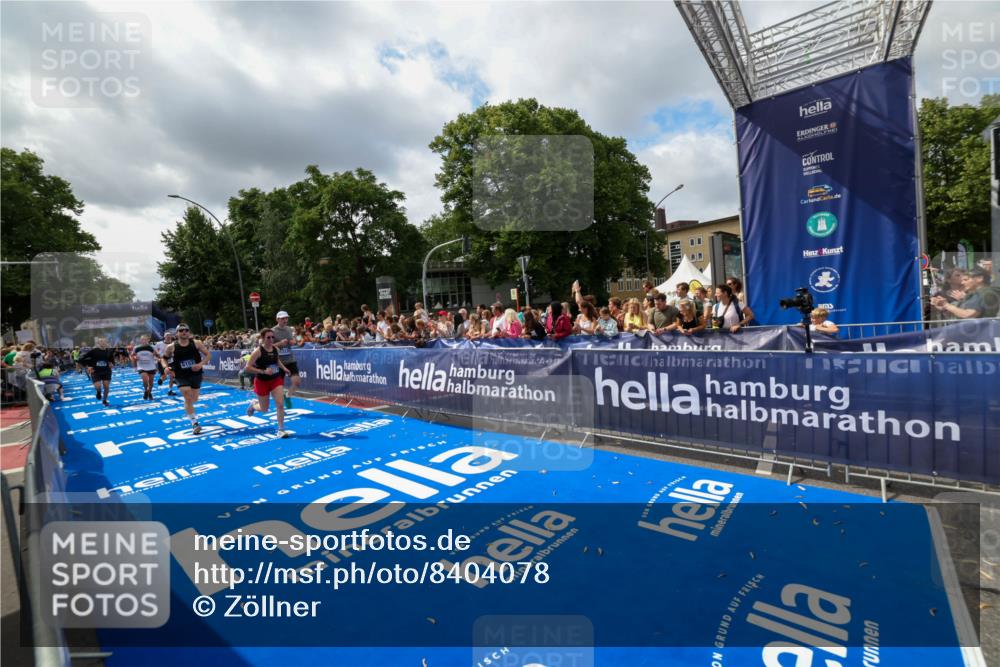 29.06.2025 - hella hamburg halbmarathon Zöllner http://msf.ph/oto/8404078 29.06.2025 10:39:30 Ziel 1343, 2546, 2972, 6152, 8346, 12335, 12372, 14359, 15013, 15866, 15965 meine-sportfotos.de