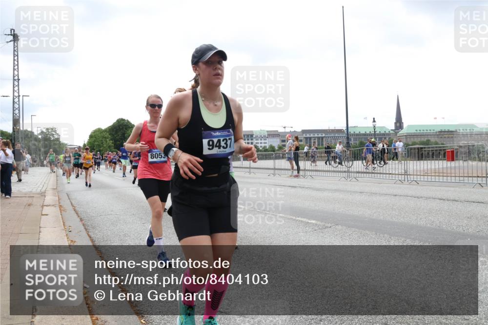 29.06.2025 - hella hamburg halbmarathon Lena Gebhardt http://msf.ph/oto/8404103 29.06.2025 10:41:02 Lombardsbrücke 8053, 9437, 1075, 1317, 1323, 1731, 2042, 2173, 2206, 2229, 2299, 2805, 2858, 3121, 3306, 3432, 3532, 3533, 3694, 4044, 4234, 4411, 4412, 4530, 4612, 4638, 4774, 4775, 4972, 5086, 5225, 5549, 5688, 5689, 5753, 6088, 6098, 6163, 6289, 6474, 6842, 7293, 7661, 7821, 7829, 7956, 8053, 8054, 8293, 8378, 8385, 8429, 8430, 8751, 8769, 8878, 8992, 9009, 9237, 9962, 10269, 10407, 10644, 10835, 11053 meine-sportfotos.de