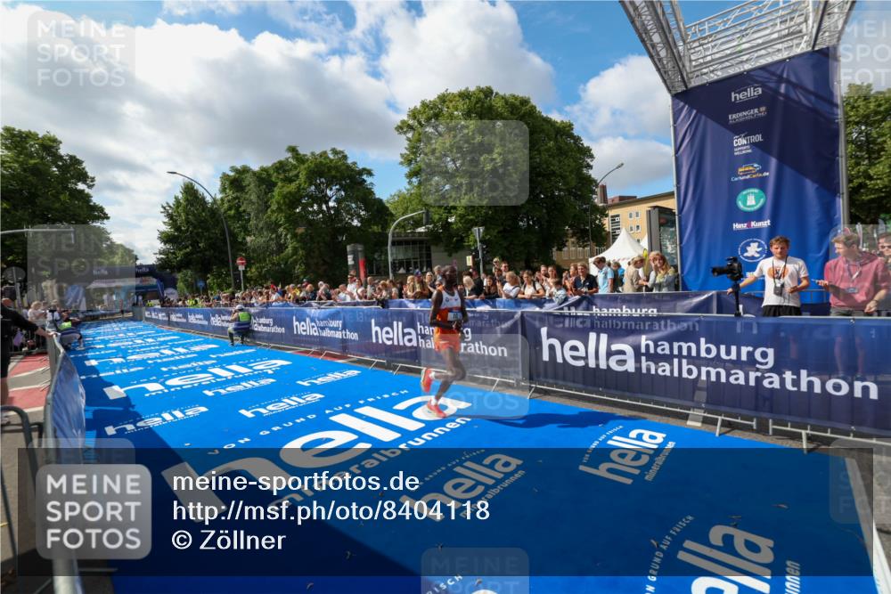 29.06.2025 - hella hamburg halbmarathon Zöllner http://msf.ph/oto/8404118 29.06.2025 10:02:50 Ziel 10 meine-sportfotos.de