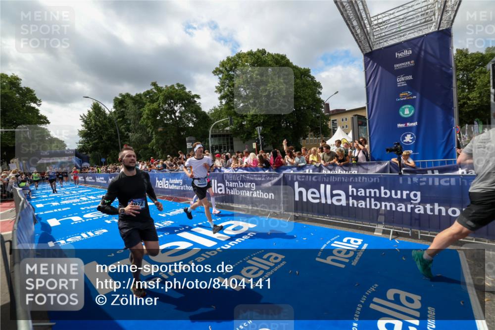 29.06.2025 - hella hamburg halbmarathon Zöllner http://msf.ph/oto/8404141 29.06.2025 10:39:33 Ziel 1343, 2546, 2972, 6152, 7152, 7154, 8346, 9116, 9265, 12335, 12372, 15336, 15828, 15965, 18285 meine-sportfotos.de