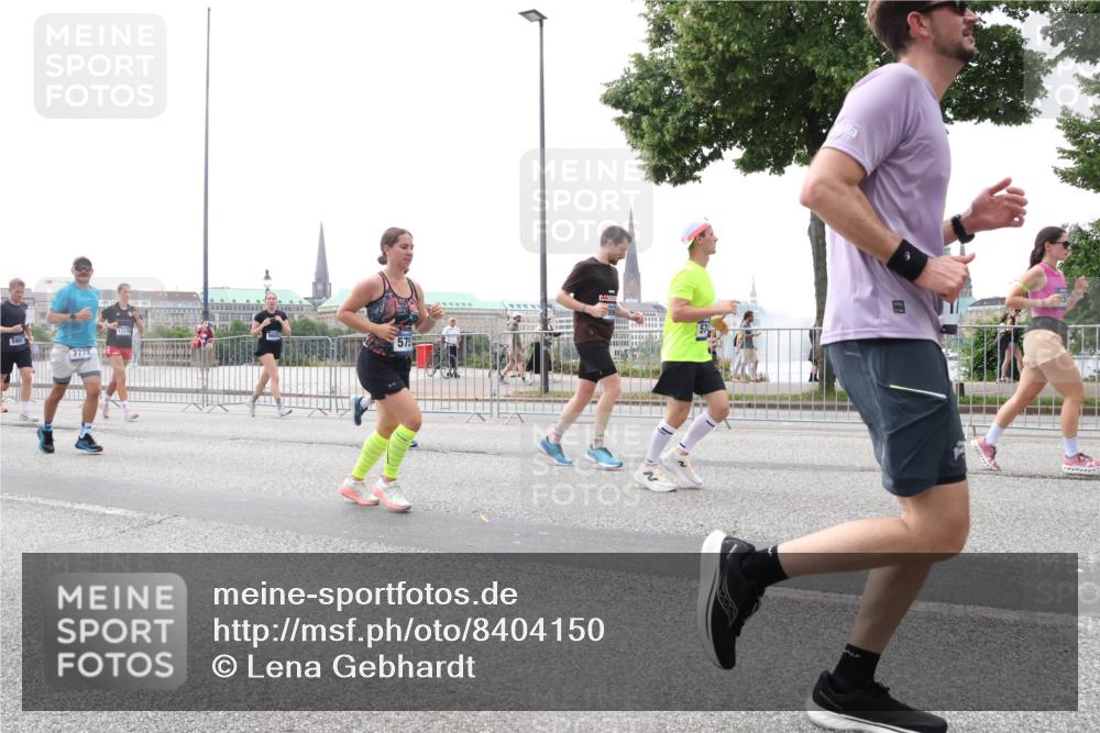 29.06.2025 - hella hamburg halbmarathon Lena Gebhardt http://msf.ph/oto/8404150 29.06.2025 10:50:15 Lombardsbrücke 7722, 13121, 1259, 1487, 1511, 1828, 2047, 2212, 3203, 3680, 3701, 3710, 3805, 3897, 4090, 4168, 4870, 4961, 5119, 5131, 5749, 5751, 5997, 6680, 6830, 7366, 7505, 7677, 7721, 7722, 7755, 8065, 8254, 8299, 9015, 9605, 9940, 10060, 10286, 10617, 10683, 10744, 11030, 11426, 11696, 11716, 11760, 12079, 12124, 13127, 13128, 13309, 13381, 13744, 13846, 13887, 14102, 14144, 14505, 14545, 14591, 14692, 14940, 15230, 15626 meine-sportfotos.de