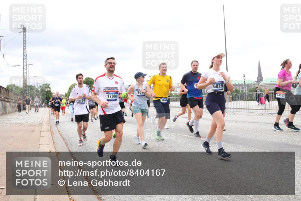 29.06.2025 - hella hamburg halbmarathon Lena Gebhardt http://msf.ph/oto/8404167 29.06.2025 10:58:28 Lombardsbrücke 807, 17881, 2043, 6825, 14533, 1001, 1326, 1365, 1380, 1388, 1514, 1646, 1845, 2043, 2169, 2273, 2275, 2449, 2649, 3416, 3540, 3868, 3936, 4043, 4117, 4225, 4294, 4429, 5104, 5159, 5655, 5676, 5732, 5782, 5988, 6010, 6554, 6825, 6927, 7095, 7096, 7262, 7617, 7664, 7783, 7870, 7933, 7967, 7977, 7990, 8076, 8439, 8440, 8441, 8442, 8512, 8592, 8701, 8752, 8888, 9123, 9180, 9225, 9239, 9319, 9481, 9563, 9636, 9832, 9889, 9960, 9982, 10498 meine-sportfotos.de