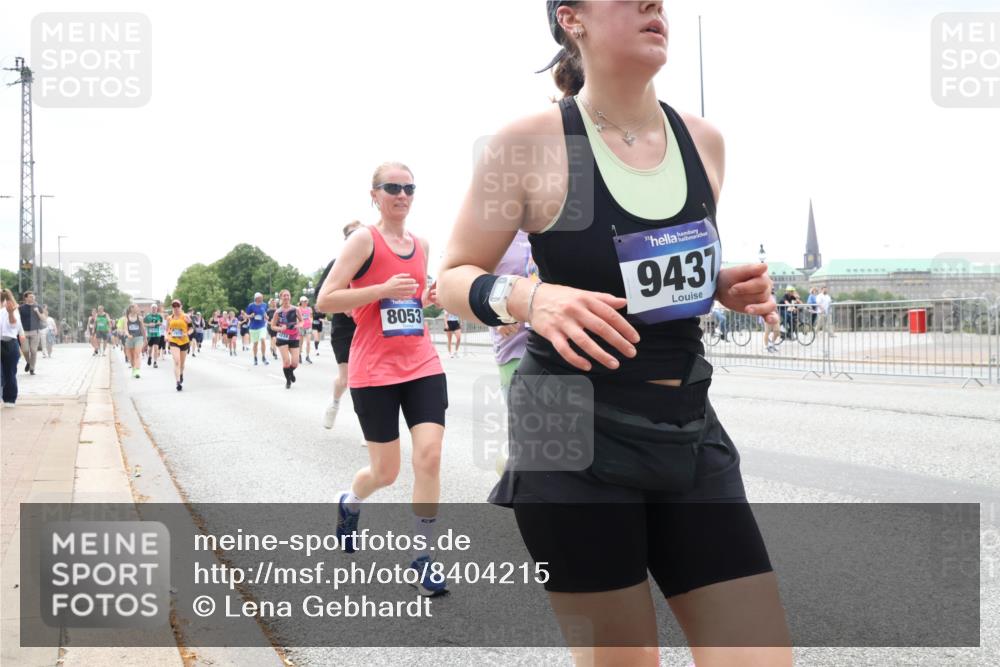 29.06.2025 - hella hamburg halbmarathon Lena Gebhardt http://msf.ph/oto/8404215 29.06.2025 10:41:02 Lombardsbrücke 8053, 9437, 1075, 1317, 1323, 1731, 2042, 2173, 2206, 2229, 2299, 2805, 2858, 3121, 3306, 3432, 3532, 3533, 3694, 4044, 4234, 4411, 4412, 4530, 4612, 4638, 4774, 4775, 4972, 5086, 5225, 5549, 5688, 5689, 5753, 6088, 6098, 6163, 6289, 6474, 6842, 7293, 7661, 7821, 7829, 7956, 8053, 8054, 8293, 8378, 8385, 8429, 8430, 8751, 8769, 8878, 8992, 9009, 9237, 9962, 10269, 10407, 10644, 10835, 11053 meine-sportfotos.de