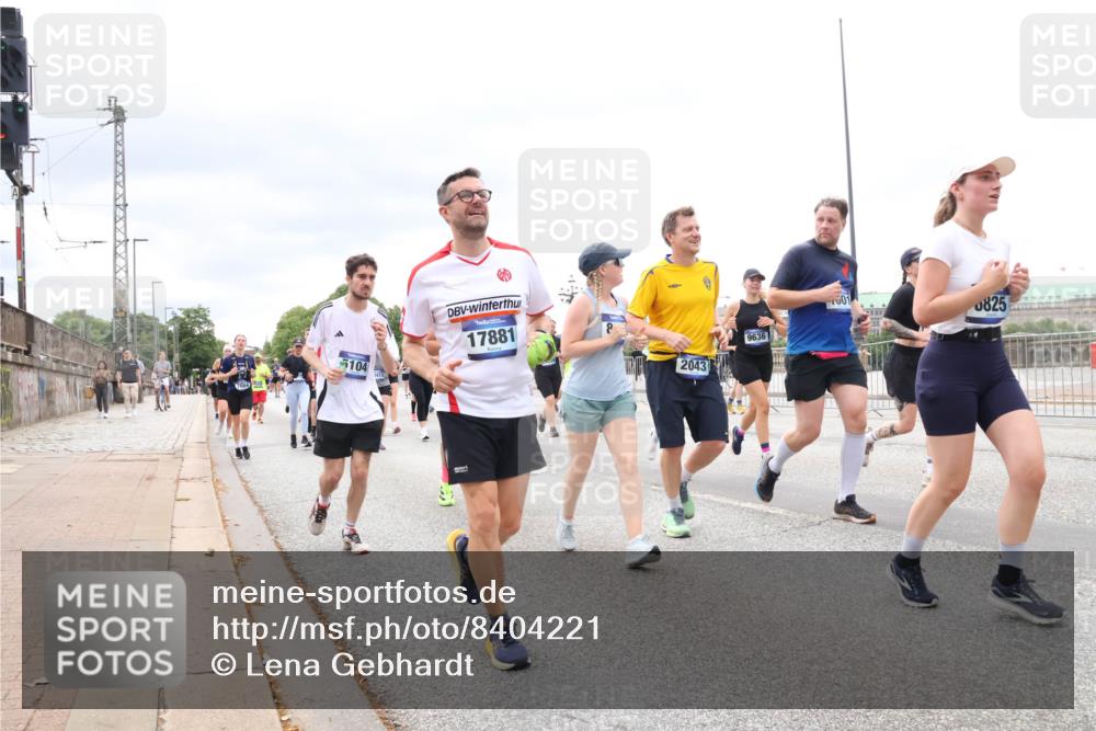 29.06.2025 - hella hamburg halbmarathon Lena Gebhardt http://msf.ph/oto/8404221 29.06.2025 10:58:28 Lombardsbrücke 48, 5104, 17881, 2043, 9636, 01, 0825, 1001, 1326, 1365, 1380, 1388, 1514, 1646, 1845, 2043, 2169, 2273, 2275, 2449, 2649, 3416, 3540, 3868, 3936, 4043, 4117, 4225, 4294, 4429, 5104, 5159, 5655, 5676, 5732, 5782, 5988, 6010, 6554, 6825, 6927, 7095, 7096, 7262, 7617, 7664, 7783, 7870, 7933, 7967, 7977, 7990, 8076, 8439, 8440, 8441, 8442, 8512, 8592, 8701, 8752, 8888, 9123, 9180, 9225, 9239, 9319, 9481, 9563, 9636, 9832, 9889, 9960, 9982, 10498 meine-sportfotos.de