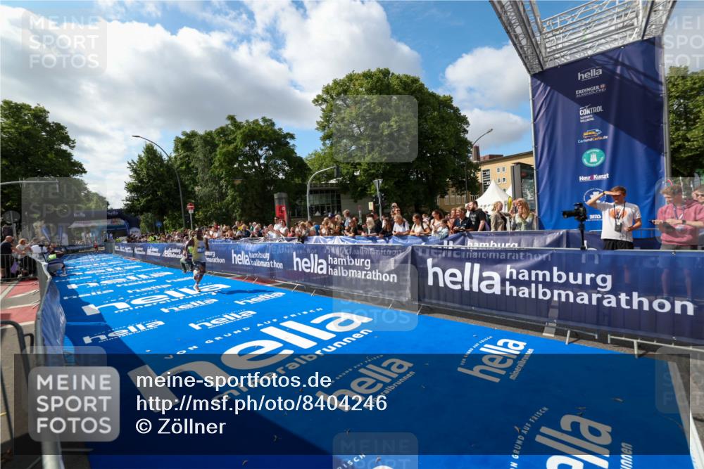 29.06.2025 - hella hamburg halbmarathon Zöllner http://msf.ph/oto/8404246 29.06.2025 10:03:00 Ziel 7, 9 meine-sportfotos.de