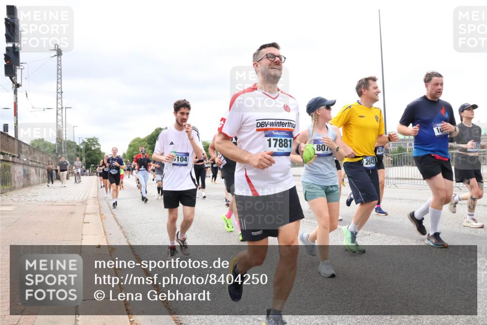29.06.2025 - hella hamburg halbmarathon Lena Gebhardt http://msf.ph/oto/8404250 29.06.2025 10:58:29 Lombardsbrücke 104, 17881, 807, 2043, 9636, 226, 1001, 1326, 1365, 1380, 1388, 1514, 1646, 1845, 2043, 2169, 2273, 2275, 2449, 2649, 3416, 3540, 3565, 3868, 4042, 4043, 4117, 4225, 4294, 5104, 5159, 5655, 5676, 5732, 5782, 5988, 6010, 6554, 6588, 6702, 6825, 6927, 7095, 7096, 7262, 7617, 7664, 7783, 7870, 7933, 7967, 7977, 7990, 8076, 8439, 8440, 8441, 8442, 8512, 8592, 8701, 8752, 8888, 9123, 9180, 9225, 9239, 9319, 9481, 9563, 9636, 9832, 9889, 9960, 9982, 10498 meine-sportfotos.de