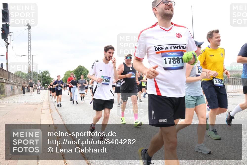29.06.2025 - hella hamburg halbmarathon Lena Gebhardt http://msf.ph/oto/8404282 29.06.2025 10:58:29 Lombardsbrücke 5104, 888, 548, 17881, 80, 2043, 1001, 1326, 1365, 1380, 1388, 1514, 1646, 1845, 2043, 2169, 2273, 2275, 2449, 2649, 3416, 3540, 3565, 3868, 4042, 4043, 4117, 4225, 4294, 5104, 5159, 5655, 5676, 5732, 5782, 5988, 6010, 6554, 6588, 6702, 6825, 6927, 7095, 7096, 7262, 7617, 7664, 7783, 7870, 7933, 7967, 7977, 7990, 8076, 8439, 8440, 8441, 8442, 8512, 8592, 8701, 8752, 8888, 9123, 9180, 9225, 9239, 9319, 9481, 9563, 9636, 9832, 9889, 9960, 9982, 10498 meine-sportfotos.de