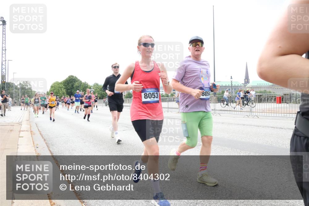29.06.2025 - hella hamburg halbmarathon Lena Gebhardt http://msf.ph/oto/8404302 29.06.2025 10:41:03 Lombardsbrücke 4234, 8053, 8054, 1075, 1317, 1323, 1731, 2042, 2173, 2206, 2229, 2299, 2805, 2858, 3121, 3306, 3432, 3532, 3533, 3694, 4044, 4234, 4411, 4412, 4530, 4612, 4638, 4774, 4775, 4972, 5086, 5225, 5549, 5688, 5689, 5753, 5928, 6088, 6098, 6163, 6289, 6474, 6842, 7293, 7661, 7821, 7829, 7956, 8053, 8054, 8293, 8385, 8429, 8430, 8751, 8769, 8878, 8992, 9009, 9237, 9962, 10269, 10407, 10644, 10835, 11053 meine-sportfotos.de