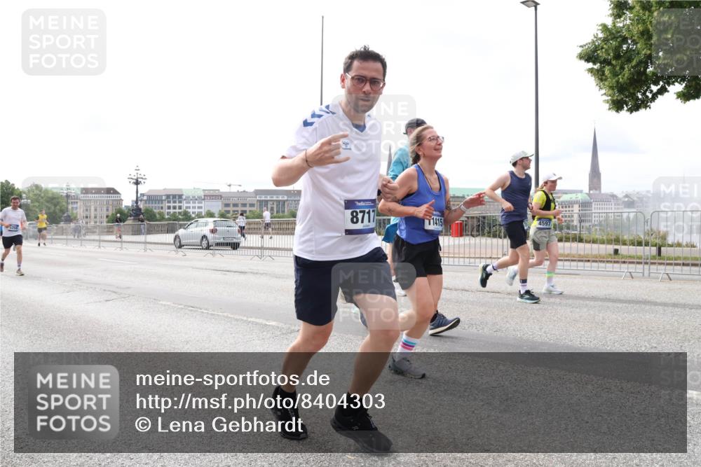 29.06.2025 - hella hamburg halbmarathon Lena Gebhardt http://msf.ph/oto/8404303 29.06.2025 10:24:08 Lombardsbrücke 8717, 1415, 4597, 1005, 1009, 1064, 1389, 1444, 1545, 2125, 2132, 2477, 2489, 3013, 3185, 3285, 3579, 4122, 4162, 4464, 4597, 4646, 4684, 4719, 4990, 4993, 5039, 5055, 5258, 5260, 5358, 5661, 5954, 6478, 6524, 6526, 6747, 7013, 7426, 7528, 7920, 7975, 8031, 8141, 8149, 8167, 8181, 8187, 8297, 8502, 8676, 8717, 9063, 9217, 9603, 9715, 10649, 11044, 11306, 11347, 11415, 11454, 11793, 12210, 13149, 13573, 13711, 14521, 15739, 15853 meine-sportfotos.de