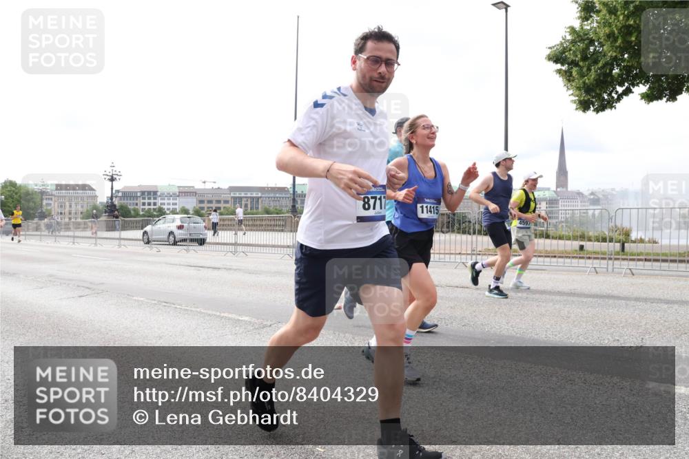 29.06.2025 - hella hamburg halbmarathon Lena Gebhardt http://msf.ph/oto/8404329 29.06.2025 10:24:08 Lombardsbrücke 8712, 11415, 4597, 1005, 1009, 1064, 1389, 1444, 1545, 2125, 2132, 2477, 2489, 3013, 3185, 3285, 3579, 4122, 4162, 4464, 4597, 4646, 4684, 4719, 4990, 4993, 5039, 5055, 5258, 5260, 5358, 5661, 5954, 6478, 6524, 6526, 6747, 7013, 7426, 7528, 7920, 7975, 8031, 8141, 8149, 8167, 8181, 8187, 8297, 8502, 8676, 8717, 9063, 9217, 9603, 9715, 10649, 11044, 11306, 11347, 11415, 11454, 11793, 12210, 13149, 13573, 13711, 14521, 15739, 15853 meine-sportfotos.de