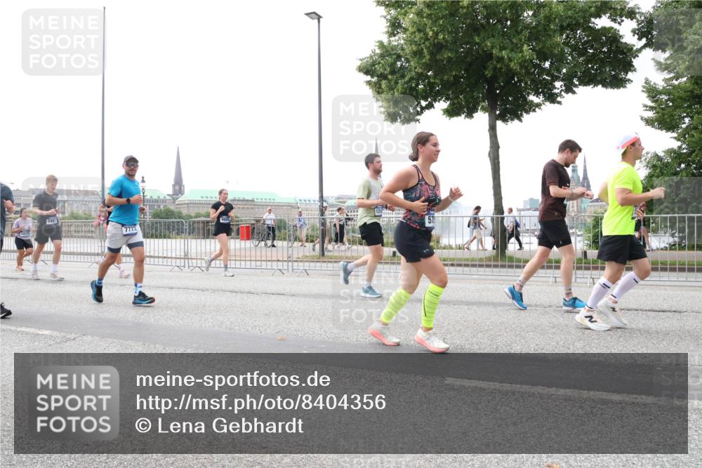 29.06.2025 - hella hamburg halbmarathon Lena Gebhardt http://msf.ph/oto/8404356 29.06.2025 10:50:15 Lombardsbrücke 5997, 7722, 573, 1259, 1487, 1511, 1828, 2047, 2212, 3203, 3680, 3701, 3710, 3805, 3897, 4090, 4168, 4870, 4961, 5119, 5131, 5749, 5751, 5997, 6680, 6830, 7366, 7505, 7677, 7721, 7722, 7755, 8065, 8254, 8299, 9015, 9605, 9940, 10060, 10286, 10617, 10683, 10744, 11030, 11426, 11696, 11716, 11760, 12079, 12124, 13127, 13128, 13309, 13381, 13744, 13846, 13887, 14102, 14144, 14505, 14545, 14591, 14692, 14940, 15230, 15626 meine-sportfotos.de