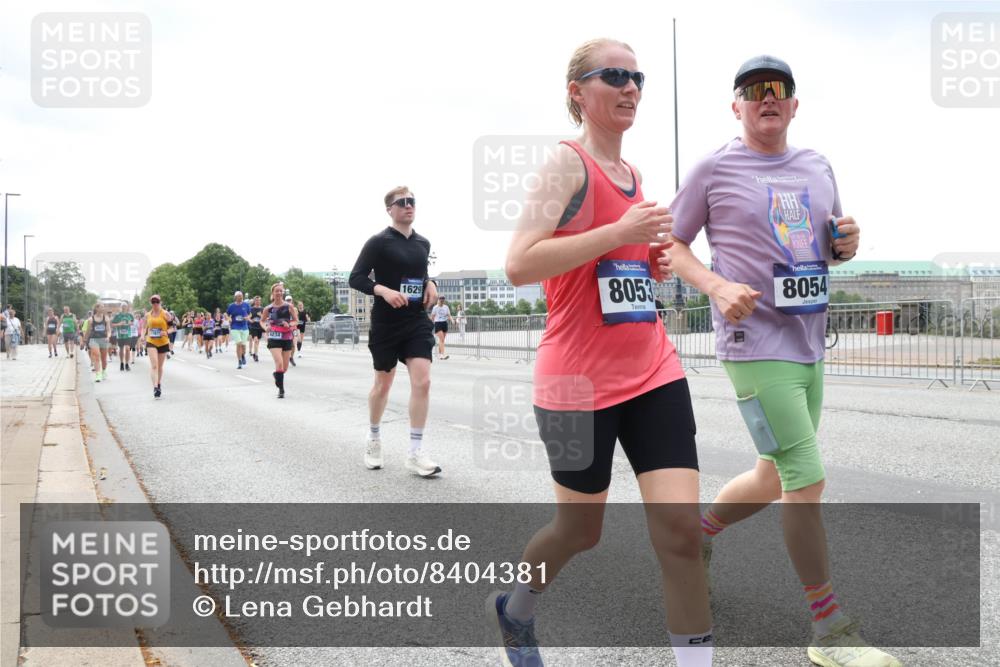 29.06.2025 - hella hamburg halbmarathon Lena Gebhardt http://msf.ph/oto/8404381 29.06.2025 10:41:03 Lombardsbrücke 4234, 1629, 8053, 8054, 1075, 1317, 1323, 1731, 2042, 2173, 2206, 2229, 2299, 2805, 2858, 3121, 3306, 3432, 3532, 3533, 3694, 4044, 4234, 4411, 4412, 4530, 4612, 4638, 4774, 4775, 4972, 5086, 5225, 5549, 5688, 5689, 5753, 5928, 6088, 6098, 6163, 6289, 6474, 6842, 7293, 7661, 7821, 7829, 7956, 8053, 8054, 8293, 8385, 8429, 8430, 8751, 8769, 8878, 8992, 9009, 9237, 9962, 10269, 10407, 10644, 10835, 11053 meine-sportfotos.de