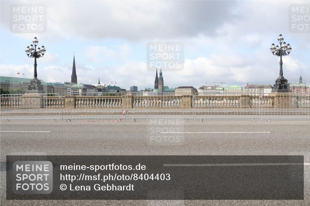 29.06.2025 - hella hamburg halbmarathon Lena Gebhardt http://msf.ph/oto/8404403 29.06.2025 08:54:14 Lombardsbrücke  meine-sportfotos.de