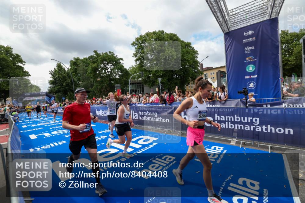 29.06.2025 - hella hamburg halbmarathon Zöllner http://msf.ph/oto/8404408 29.06.2025 10:39:41 Ziel 1358, 4398, 4888, 7152, 7154, 9265, 11284, 11806, 14077, 15094, 15336, 15828, 16761, 17215, 17360, 17425, 18154, 18285, 18803 meine-sportfotos.de