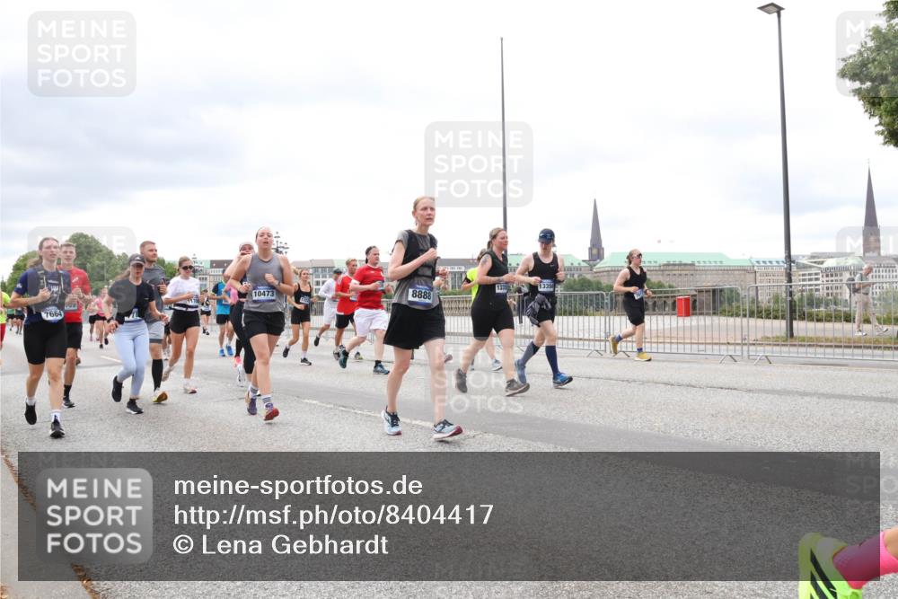 29.06.2025 - hella hamburg halbmarathon Lena Gebhardt http://msf.ph/oto/8404417 29.06.2025 10:58:31 Lombardsbrücke 1335, 13356, 10473, 8888, 7664, 1001, 1326, 1365, 1380, 1514, 1646, 1845, 2043, 2169, 2273, 2275, 2449, 2649, 3416, 3540, 3565, 3868, 4042, 4043, 4117, 4225, 4294, 5104, 5159, 5655, 5732, 5782, 5988, 6010, 6554, 6588, 6633, 6702, 6825, 6927, 7095, 7096, 7262, 7443, 7617, 7664, 7783, 7870, 7933, 7967, 7977, 7990, 8076, 8439, 8440, 8441, 8442, 8512, 8592, 8701, 8752, 8888, 9123, 9221, 9225, 9239, 9319, 9481, 9563, 9636, 9832, 9889, 9960, 9982, 10498 meine-sportfotos.de