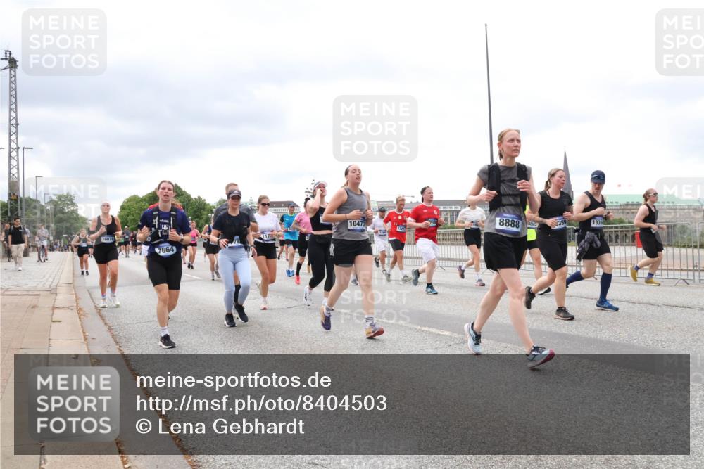 29.06.2025 - hella hamburg halbmarathon Lena Gebhardt http://msf.ph/oto/8404503 29.06.2025 10:58:31 Lombardsbrücke 10473, 8888, 13350, 1722, 16878, 7664, 1001, 1326, 1365, 1380, 1514, 1646, 1845, 2043, 2169, 2273, 2275, 2449, 2649, 3416, 3540, 3565, 3868, 4042, 4043, 4117, 4225, 4294, 5104, 5159, 5655, 5732, 5782, 5988, 6010, 6554, 6588, 6633, 6702, 6825, 6927, 7095, 7096, 7262, 7443, 7617, 7664, 7783, 7870, 7933, 7967, 7977, 7990, 8076, 8439, 8440, 8441, 8442, 8512, 8592, 8701, 8752, 8888, 9123, 9221, 9225, 9239, 9319, 9481, 9563, 9636, 9832, 9889, 9960, 9982, 10498 meine-sportfotos.de