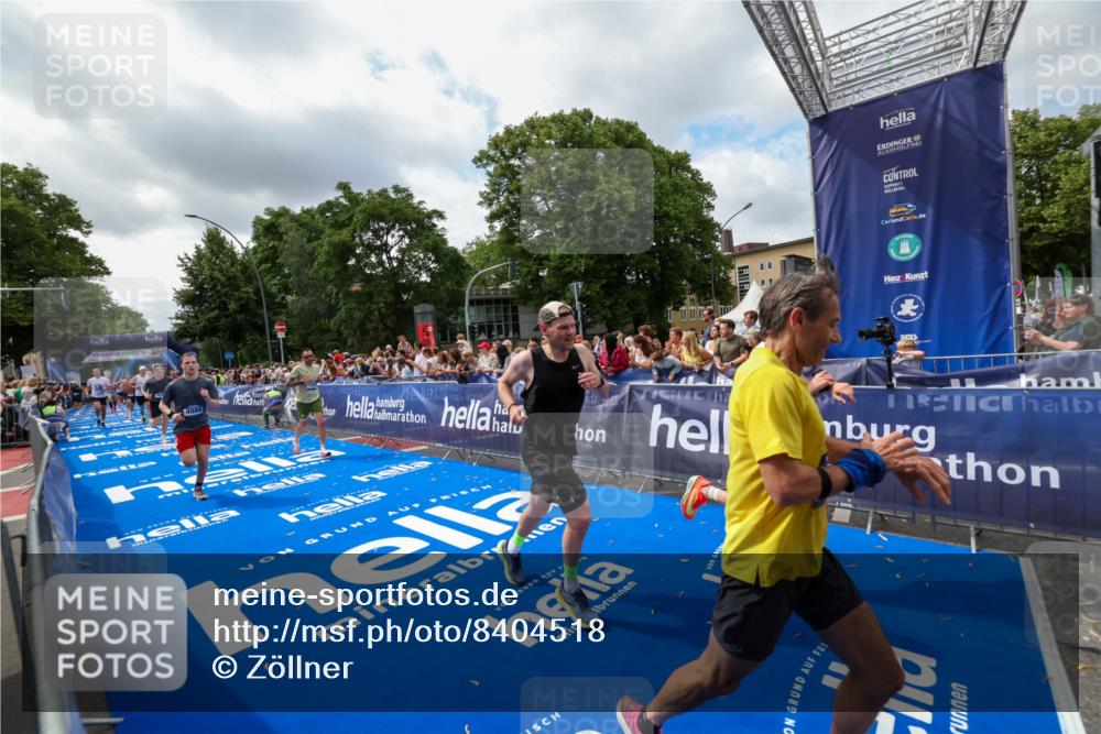 29.06.2025 - hella hamburg halbmarathon Zöllner http://msf.ph/oto/8404518 29.06.2025 10:39:46 Ziel 1358, 4398, 4888, 11284, 13190, 14204, 15094, 15435, 15744, 16580, 16761, 17005, 17425, 17792, 18013 meine-sportfotos.de