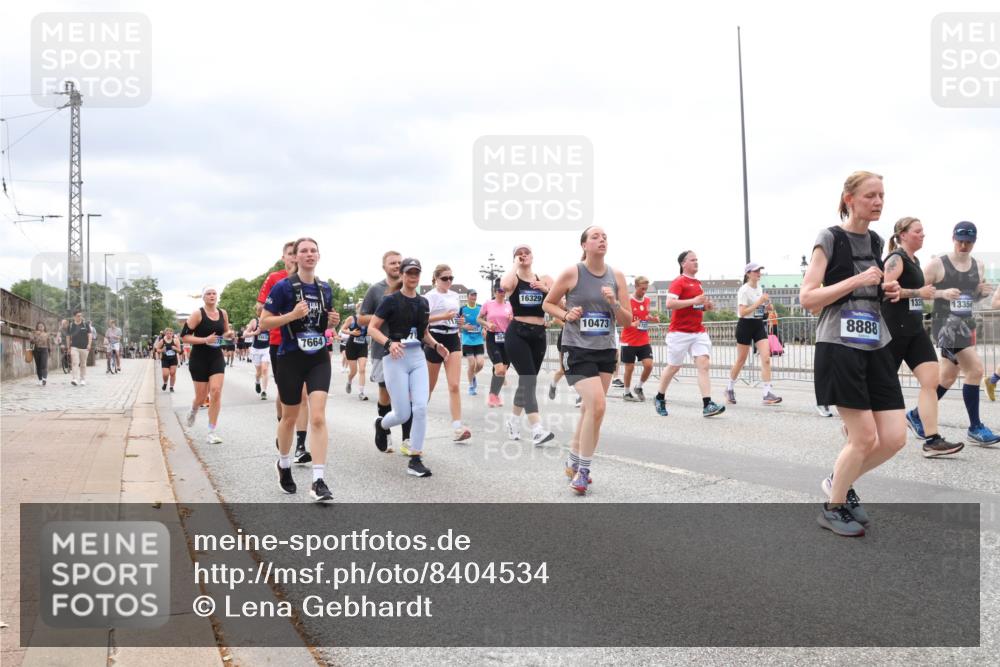 29.06.2025 - hella hamburg halbmarathon Lena Gebhardt http://msf.ph/oto/8404534 29.06.2025 10:58:31 Lombardsbrücke 10473, 8888, 1001, 1326, 1365, 1380, 1514, 1646, 1845, 2043, 2169, 2273, 2275, 2449, 2649, 3416, 3540, 3565, 3868, 4042, 4043, 4117, 4225, 4294, 5104, 5159, 5655, 5732, 5782, 5988, 6010, 6554, 6588, 6633, 6702, 6825, 6927, 7095, 7096, 7262, 7443, 7617, 7664, 7783, 7870, 7933, 7967, 7977, 7990, 8076, 8439, 8440, 8441, 8442, 8512, 8592, 8701, 8752, 8888, 9123, 9221, 9225, 9239, 9319, 9481, 9563, 9636, 9832, 9889, 9960, 9982, 10498 meine-sportfotos.de