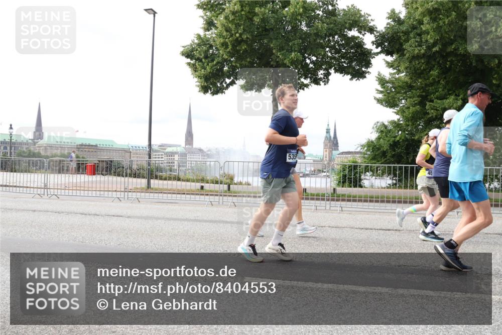 29.06.2025 - hella hamburg halbmarathon Lena Gebhardt http://msf.ph/oto/8404553 29.06.2025 10:24:10 Lombardsbrücke 535, 45, 1005, 1009, 1064, 1389, 1444, 1545, 2125, 2132, 2477, 2489, 3013, 3185, 3285, 3579, 3786, 4122, 4162, 4464, 4597, 4684, 4719, 4990, 4993, 5039, 5055, 5258, 5260, 5358, 5661, 5954, 6478, 6524, 6526, 7013, 7426, 7528, 7920, 7975, 8031, 8141, 8149, 8167, 8181, 8187, 8297, 8502, 8676, 8717, 9063, 9217, 9603, 10649, 11044, 11306, 11347, 11415, 11454, 12210, 13149, 13380, 13573, 13711, 14143, 14521, 15739, 15853 meine-sportfotos.de