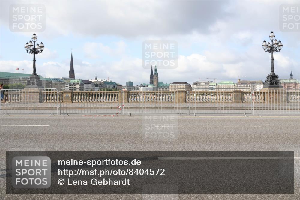 29.06.2025 - hella hamburg halbmarathon Lena Gebhardt http://msf.ph/oto/8404572 29.06.2025 08:54:14 Lombardsbrücke  meine-sportfotos.de