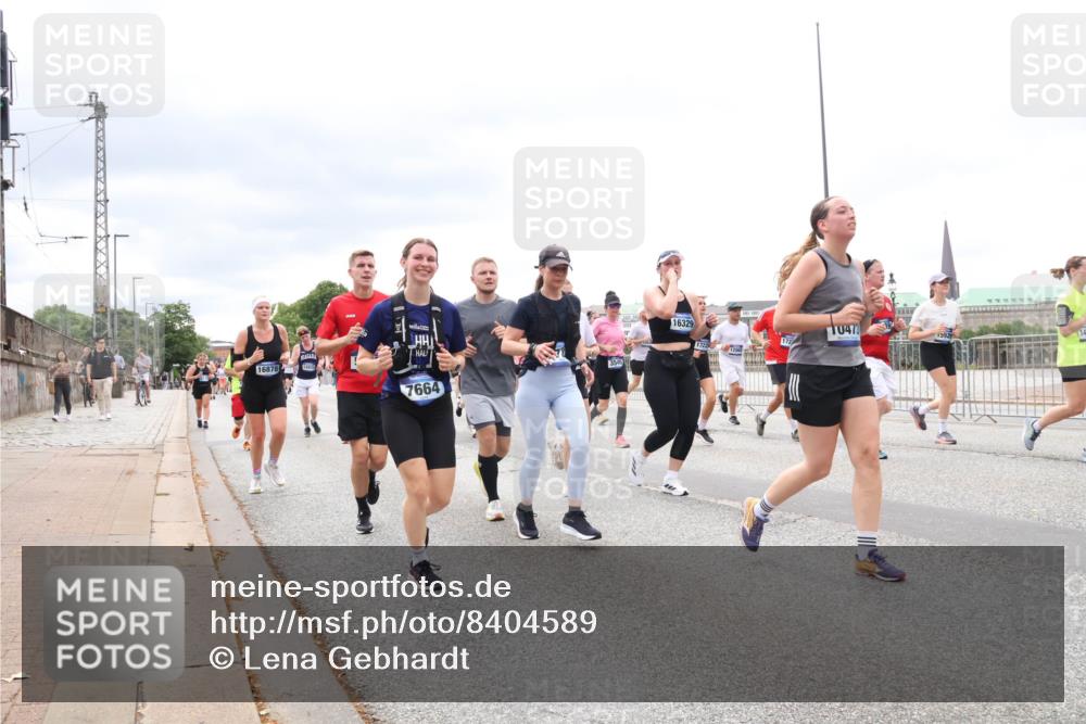 29.06.2025 - hella hamburg halbmarathon Lena Gebhardt http://msf.ph/oto/8404589 29.06.2025 10:58:32 Lombardsbrücke 16878, 7664, 3540, 16329, 10473, 172, 1722, 12968, 1001, 1326, 1365, 1380, 1514, 1646, 1845, 2043, 2169, 2273, 2275, 2449, 2649, 2929, 3416, 3540, 3565, 3868, 4042, 4043, 4117, 4225, 4294, 5104, 5159, 5655, 5732, 5782, 5988, 6010, 6330, 6341, 6554, 6588, 6633, 6702, 6825, 6927, 7095, 7096, 7262, 7443, 7617, 7664, 7783, 7870, 7933, 7967, 8076, 8439, 8440, 8441, 8442, 8512, 8592, 8701, 8752, 8888, 9123, 9221, 9225, 9239, 9319, 9563, 9636, 9889, 9960, 9982, 10498 meine-sportfotos.de