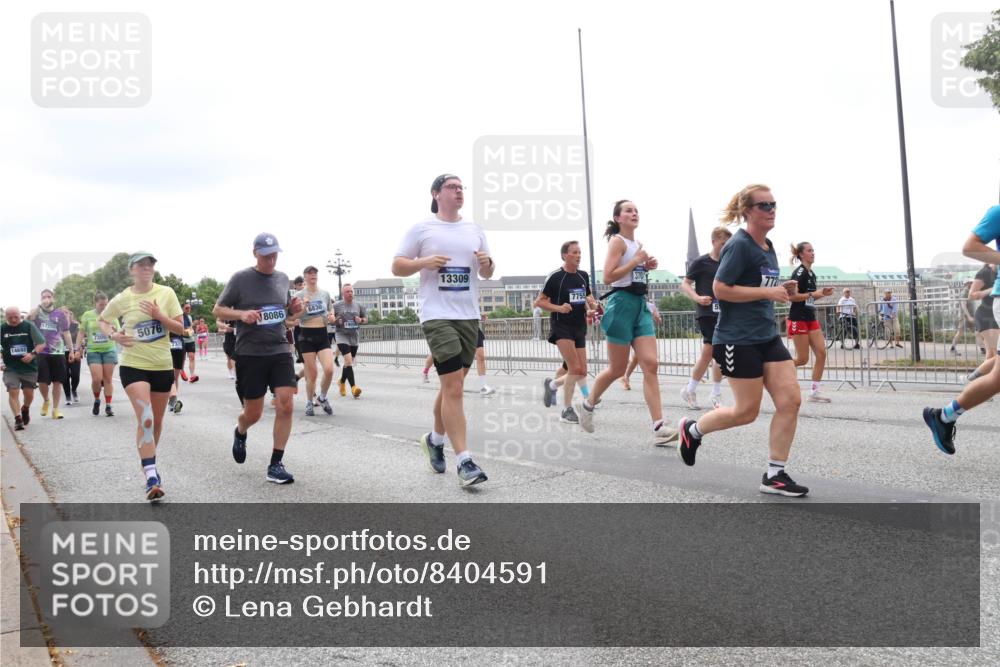 29.06.2025 - hella hamburg halbmarathon Lena Gebhardt http://msf.ph/oto/8404591 29.06.2025 10:50:16 Lombardsbrücke 14692, 17256, 5076, 13309, 8086, 6830, 7755, 772, 1259, 1487, 1511, 1828, 2047, 2212, 3203, 3680, 3701, 3710, 3805, 3897, 4090, 4168, 4870, 4961, 5119, 5131, 5749, 5751, 5997, 6680, 6830, 7505, 7677, 7721, 7722, 7755, 8065, 8254, 8299, 9015, 9605, 9940, 10060, 10286, 10617, 10683, 10744, 11030, 11426, 11696, 11716, 11760, 12079, 12124, 13127, 13128, 13309, 13381, 13744, 13846, 13887, 14102, 14144, 14505, 14545, 14591, 14692, 14940, 15230, 15626 meine-sportfotos.de
