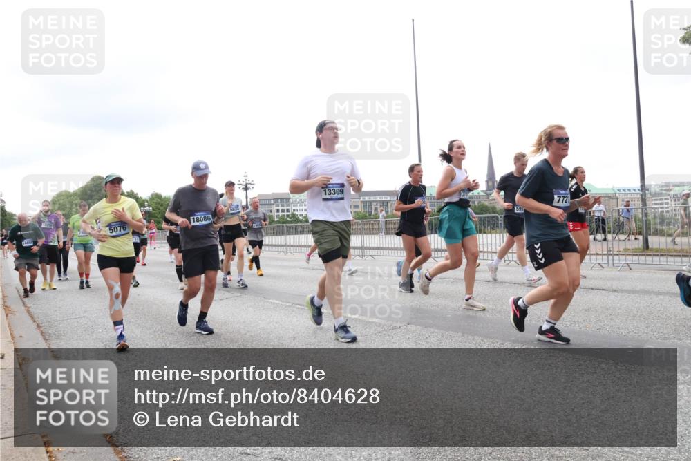 29.06.2025 - hella hamburg halbmarathon Lena Gebhardt http://msf.ph/oto/8404628 29.06.2025 10:50:17 Lombardsbrücke 14692, 17256, 5076, 13309, 18086, 599, 7721, 1259, 1487, 1511, 1828, 2047, 2212, 3203, 3680, 3701, 3710, 3805, 3897, 4090, 4168, 4870, 4961, 5119, 5131, 5749, 5751, 5997, 6680, 6830, 7505, 7677, 7721, 7722, 7755, 8254, 8299, 8834, 9015, 9605, 9940, 10060, 10286, 10617, 10683, 10744, 11030, 11426, 11696, 11716, 11760, 12079, 12124, 13127, 13128, 13309, 13381, 13744, 13846, 13887, 14102, 14144, 14505, 14545, 14591, 14940, 15230, 15626 meine-sportfotos.de