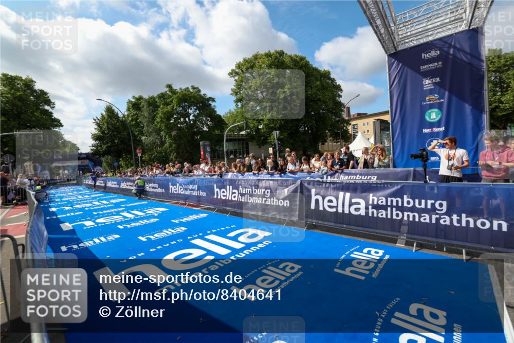 29.06.2025 - hella hamburg halbmarathon Zöllner http://msf.ph/oto/8404641 29.06.2025 10:03:09 Ziel 23 meine-sportfotos.de