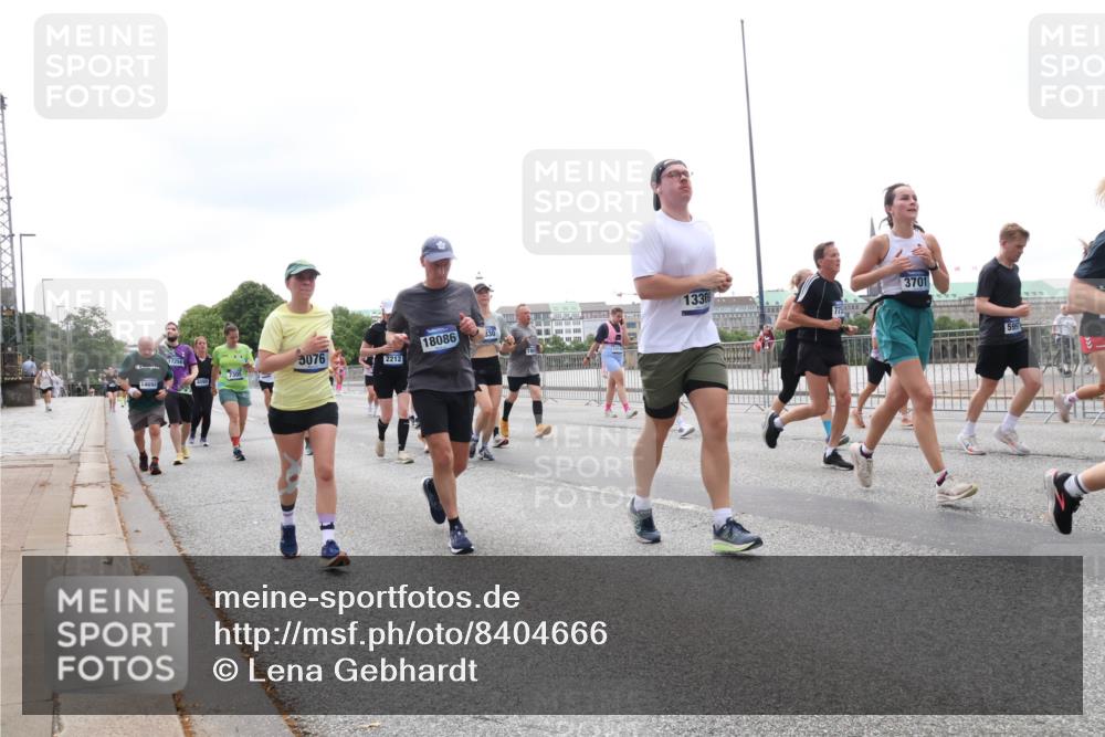29.06.2025 - hella hamburg halbmarathon Lena Gebhardt http://msf.ph/oto/8404666 29.06.2025 10:50:17 Lombardsbrücke 17256, 14692, 4090, 3076, 2212, 18086, 13309, 3701, 1259, 1487, 1511, 1828, 2047, 2212, 3203, 3680, 3701, 3710, 3805, 3897, 4090, 4168, 4870, 4961, 5119, 5131, 5749, 5751, 5997, 6680, 6830, 7505, 7677, 7721, 7722, 7755, 8254, 8299, 8834, 9015, 9605, 9940, 10060, 10286, 10617, 10683, 10744, 11030, 11426, 11696, 11716, 11760, 12079, 12124, 13127, 13128, 13309, 13381, 13744, 13846, 13887, 14102, 14144, 14505, 14545, 14591, 14940, 15230, 15626 meine-sportfotos.de
