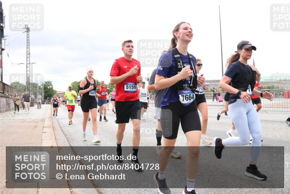 29.06.2025 - hella hamburg halbmarathon Lena Gebhardt http://msf.ph/oto/8404728 29.06.2025 10:58:33 Lombardsbrücke 16878, 1845, 5159, 12310, 12310, 7664, 1170, 1001, 1326, 1365, 1380, 1514, 1646, 1845, 2043, 2169, 2273, 2275, 2449, 2649, 2929, 3416, 3540, 3565, 3868, 4042, 4043, 4117, 4225, 4294, 5104, 5159, 5655, 5732, 5782, 5988, 6010, 6330, 6341, 6554, 6588, 6633, 6702, 6825, 6927, 7095, 7096, 7262, 7443, 7617, 7664, 7783, 7870, 7933, 7967, 8076, 8439, 8440, 8441, 8442, 8512, 8592, 8701, 8752, 8888, 9123, 9221, 9225, 9239, 9563, 9636, 9889, 9960, 9982, 10498 meine-sportfotos.de