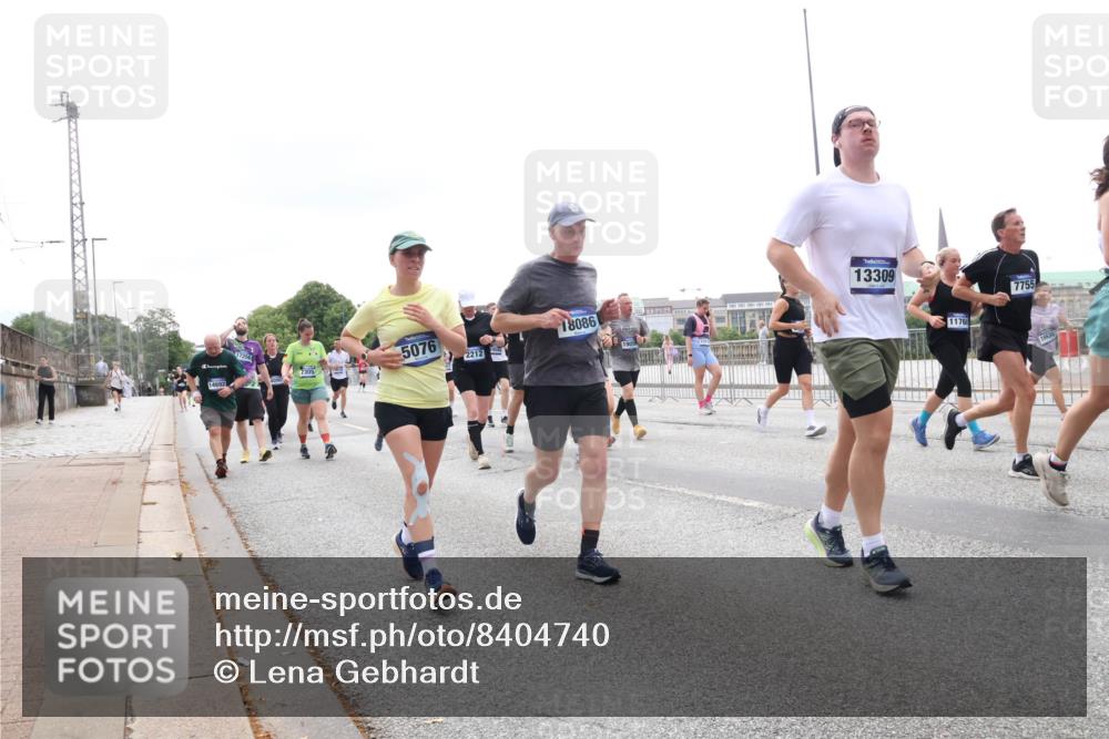 29.06.2025 - hella hamburg halbmarathon Lena Gebhardt http://msf.ph/oto/8404740 29.06.2025 10:50:17 Lombardsbrücke 14692, 17256, 5076, 2212, 18086, 13309, 11760, 7755, 1259, 1487, 1511, 1828, 2047, 2212, 3203, 3680, 3701, 3710, 3805, 3897, 4090, 4168, 4870, 4961, 5119, 5131, 5749, 5751, 5997, 6680, 6830, 7505, 7677, 7721, 7722, 7755, 8254, 8299, 8834, 9015, 9605, 9940, 10060, 10286, 10617, 10683, 10744, 11030, 11426, 11696, 11716, 11760, 12079, 12124, 13127, 13128, 13309, 13381, 13744, 13846, 13887, 14102, 14144, 14505, 14545, 14591, 14940, 15230, 15626 meine-sportfotos.de