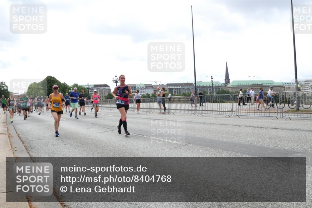 29.06.2025 - hella hamburg halbmarathon Lena Gebhardt http://msf.ph/oto/8404768 29.06.2025 10:41:05 Lombardsbrücke 17879, 4234, 1075, 1317, 1323, 1731, 2042, 2173, 2206, 2229, 2299, 2805, 2858, 3121, 3306, 3432, 3532, 3533, 3694, 4044, 4234, 4412, 4530, 4612, 4638, 4774, 4775, 4972, 5086, 5225, 5549, 5688, 5689, 5753, 5928, 6088, 6098, 6163, 6250, 6289, 6474, 6842, 7293, 7661, 7821, 7829, 7956, 8053, 8054, 8293, 8385, 8429, 8430, 8586, 8751, 8769, 8878, 8992, 9009, 9237, 9962, 10181, 10269, 10407, 10644, 10835, 11053 meine-sportfotos.de