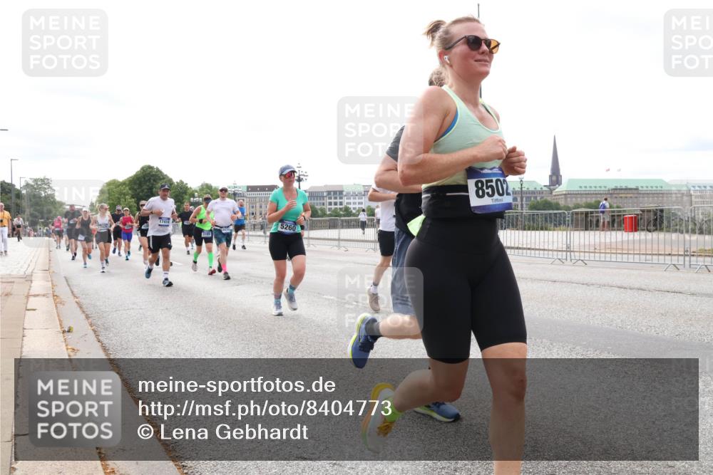 29.06.2025 - hella hamburg halbmarathon Lena Gebhardt http://msf.ph/oto/8404773 29.06.2025 10:24:12 Lombardsbrücke 17414, 3185, 5260, 8502, 1005, 1009, 1064, 1389, 1444, 1545, 2132, 2477, 2489, 3013, 3185, 3285, 3579, 3786, 4122, 4162, 4464, 4597, 4684, 4719, 4990, 4993, 5039, 5055, 5258, 5260, 5358, 5661, 5954, 6478, 6524, 6526, 7013, 7426, 7528, 7920, 7975, 8141, 8149, 8167, 8187, 8297, 8502, 8676, 8717, 9063, 9217, 9603, 11044, 11306, 11347, 11415, 11454, 12210, 13149, 13380, 13573, 13711, 14143, 14521, 15739, 15853 meine-sportfotos.de