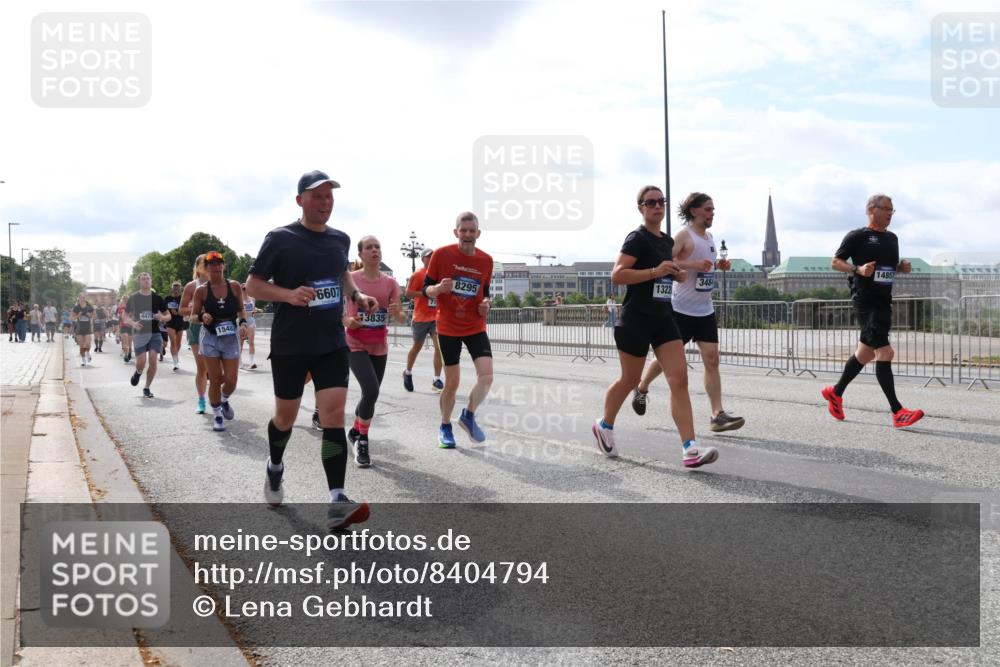 29.06.2025 - hella hamburg halbmarathon Lena Gebhardt http://msf.ph/oto/8404794 29.06.2025 10:16:33 Lombardsbrücke 4478, 15487, 6607, 13835, 14857, 348, 1322, 8295, 71, 1117, 1212, 1240, 1244, 1403, 1599, 1825, 2165, 2347, 2803, 2835, 2912, 3030, 3088, 3134, 3156, 3176, 3450, 3484, 3648, 3687, 4478, 4583, 4637, 5036, 5037, 5046, 5294, 6024, 6328, 6488, 6742, 6941, 6948, 7158, 7358, 7753, 8274, 8295, 8317, 8597, 8619, 8645, 8707, 8847, 8857, 9091, 9208, 9332, 9492, 9601, 9628, 9664, 9676, 9802, 9810, 9881, 10076, 10107, 10139, 10141, 10183, 10232, 10292, 10844, 10990, 11344, 11345 meine-sportfotos.de